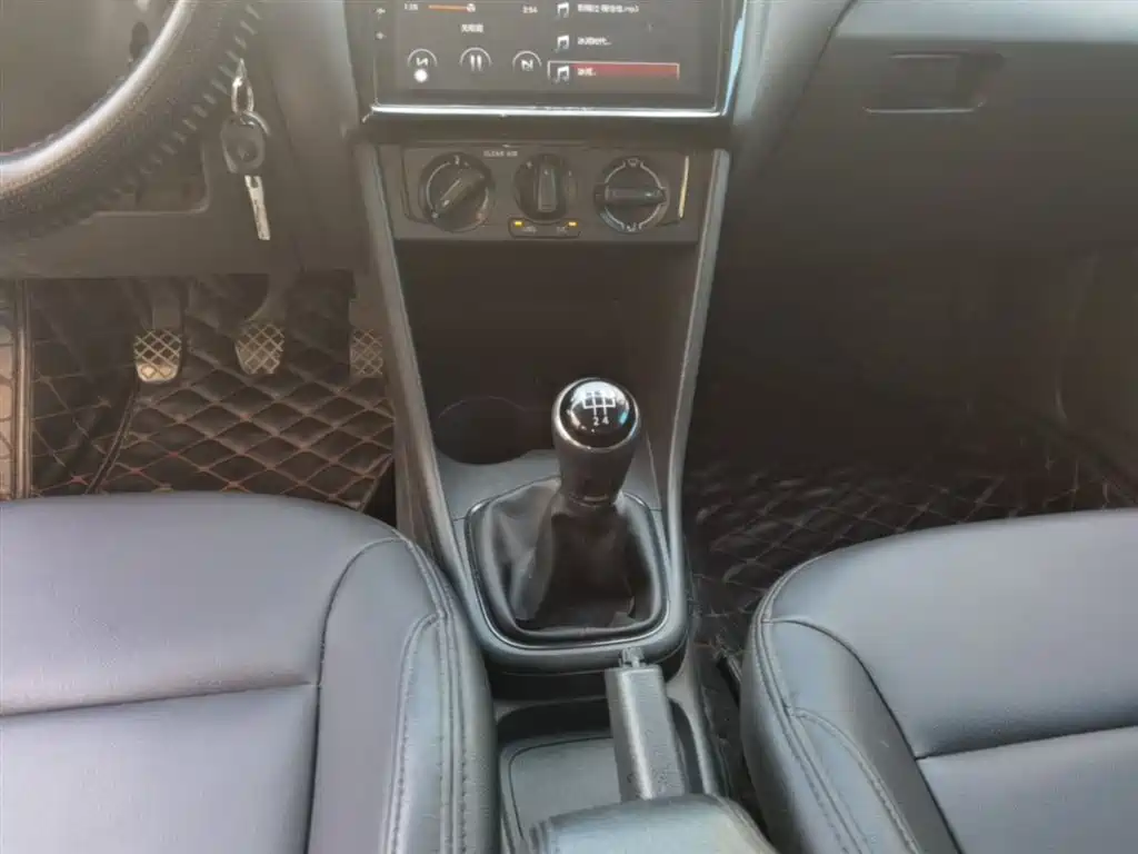 Volkswagen Polo 2016 1.4L Manual Trend фото 14