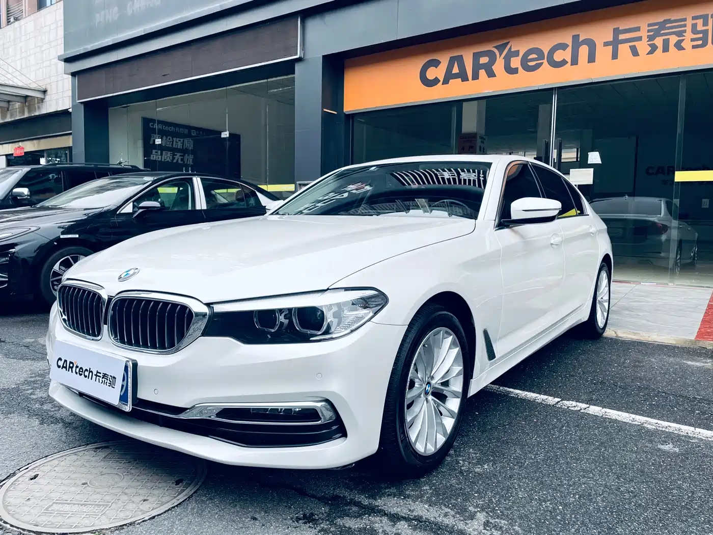 BMW 5 Series 2019 525Li Luxury Package фото 2