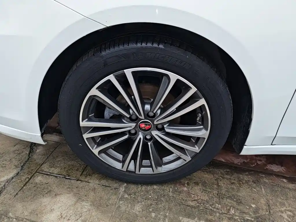 Фото 23 - Roewe i6