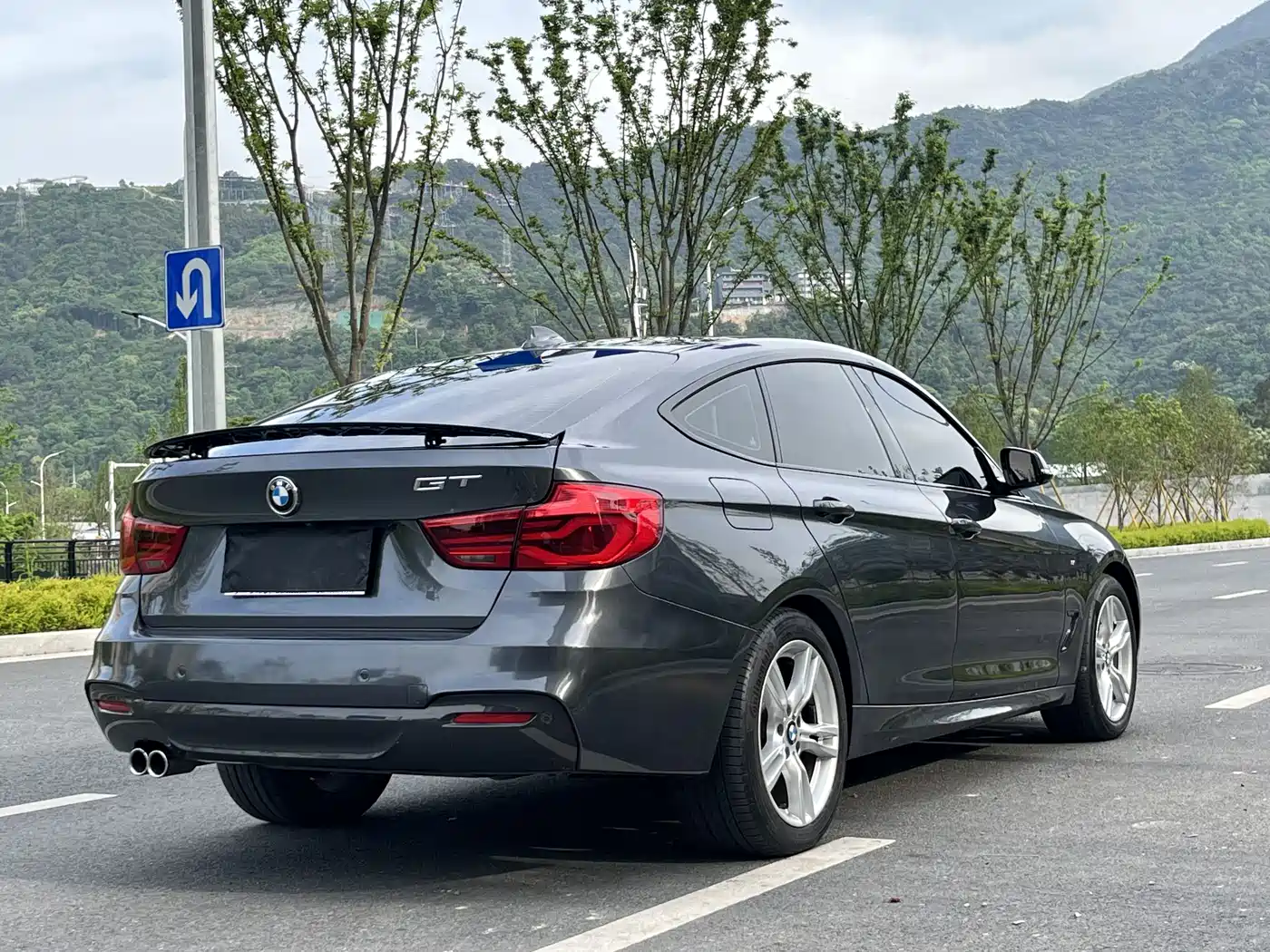 BMW 3 Series GT 2019 320i M Sport Black Night Edition фото 11