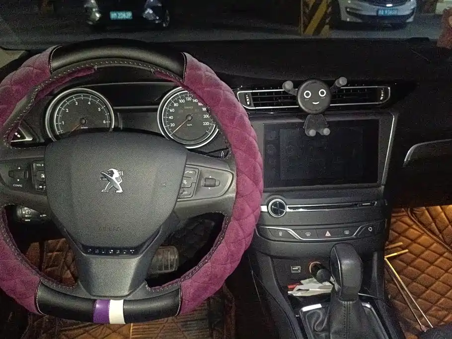Peugeot 408 2014 1.6T Automatic Premium Edition фото 12
