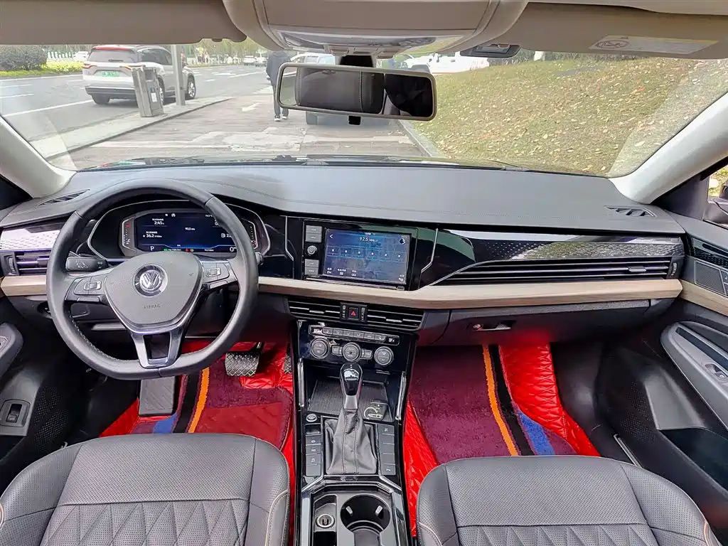 Volkswagen Passat 2019 Model 330TSI Luxury Edition China V фото 10