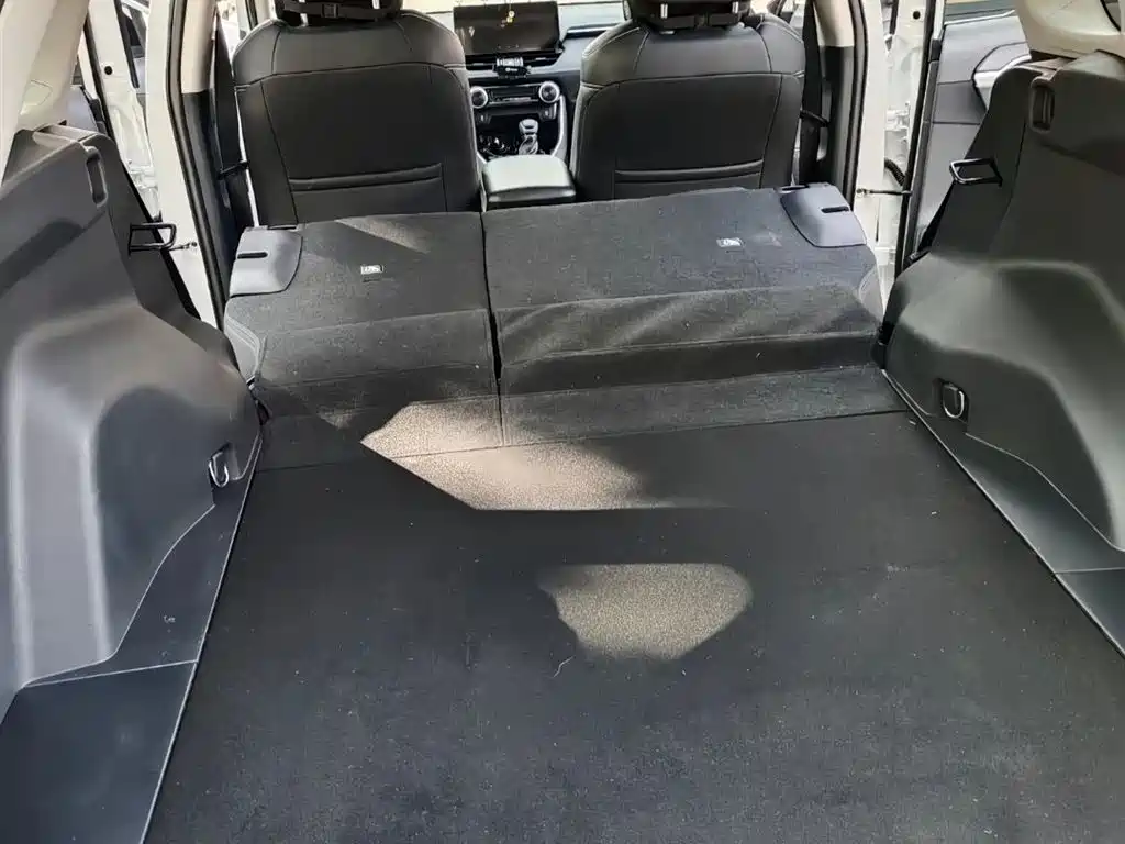 Toyota RAV4 Rongfang 2016 2.0L CVT 2WD Smart (China V) фото 19