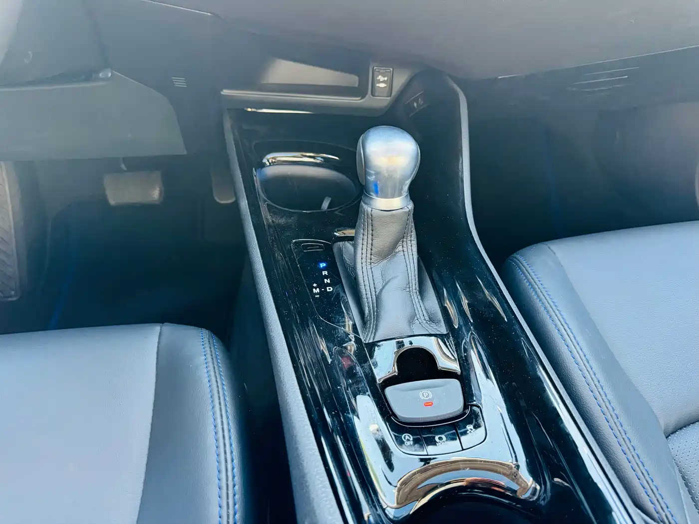 Toyota C-HR 2021 2.0L Luxury Edition фото 24