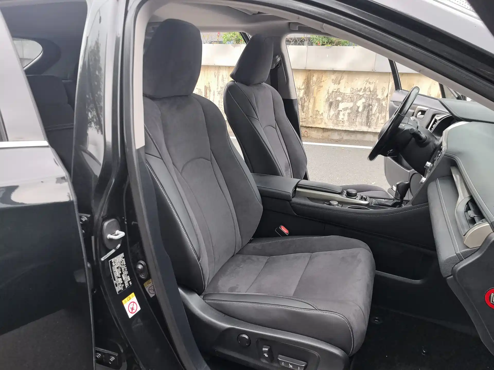 Фото 18 - Lexus RX