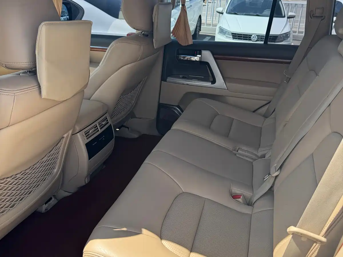Toyota Land Cruiser (Import) 2015 2015 4.0L V6 Middle East Limited Edition
