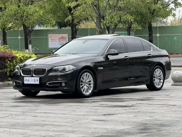 BMW 5 SERIES