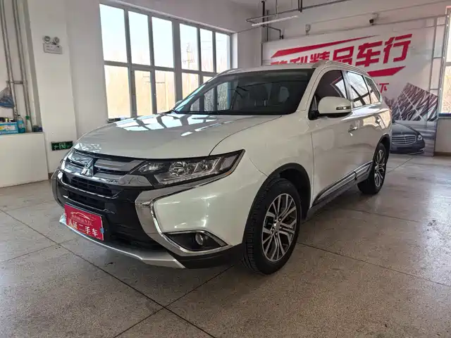 MITSUBISHI OUTLANDER