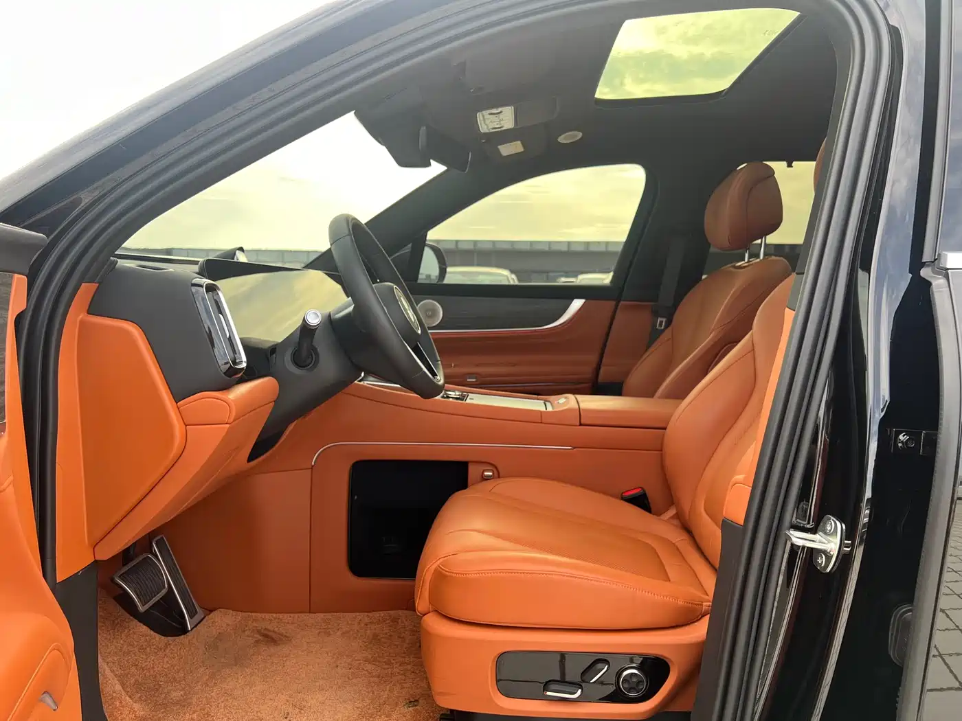 AITO Wenjie AITO M9 2024 Range Extender Max Edition 42kWh 6-seater фото 8