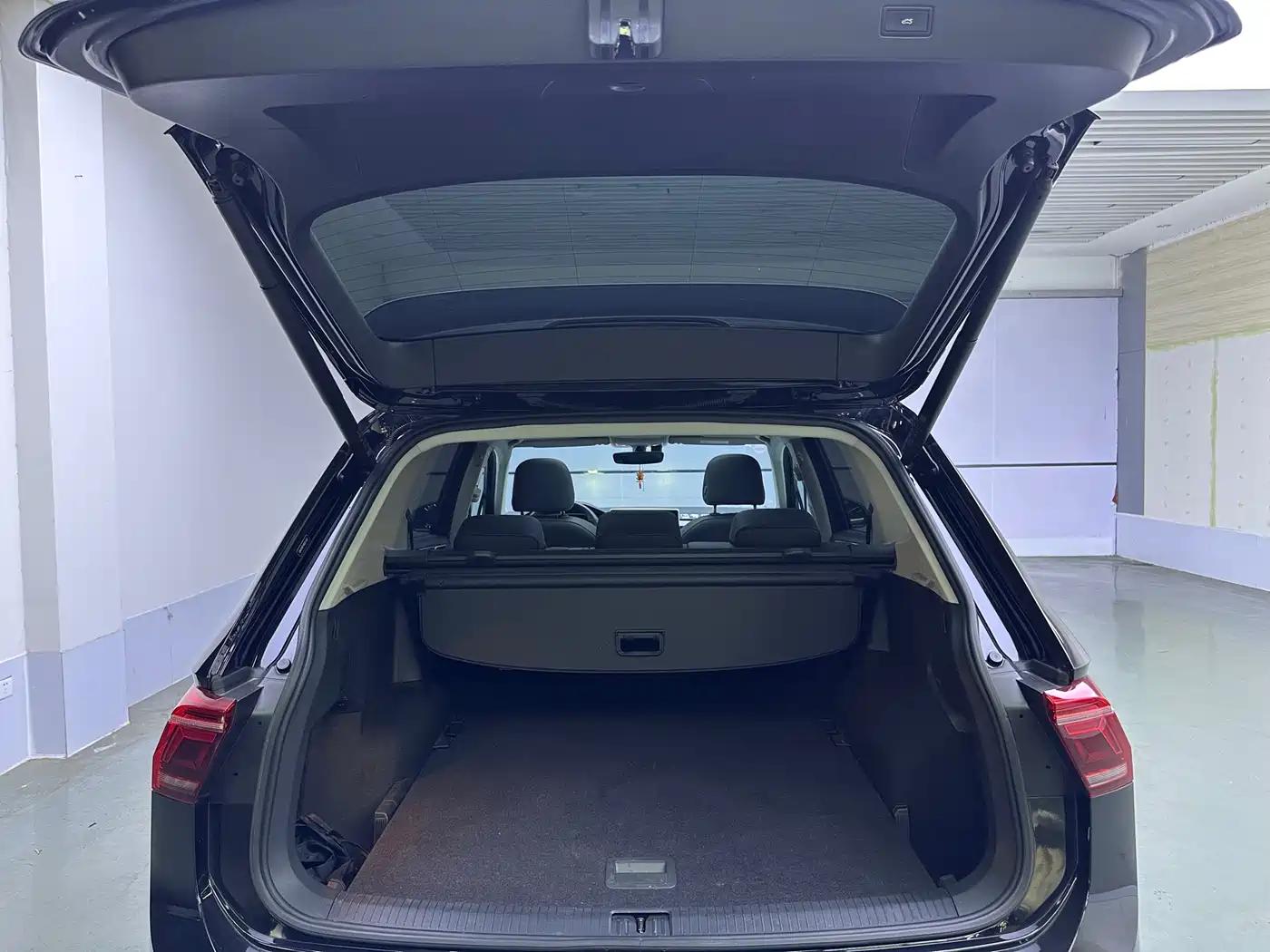 Volkswagen Tiguan L 2024 330TSI Automatic 2WD R-Line Premium Enjoyment Edition фото 12