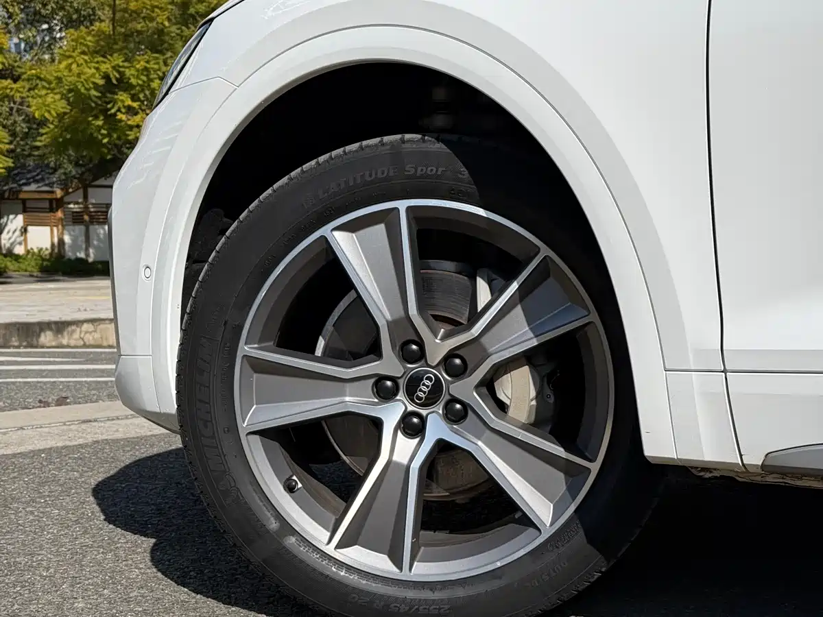 Audi Q5L 2022 45T Luxury Dynamic фото 10