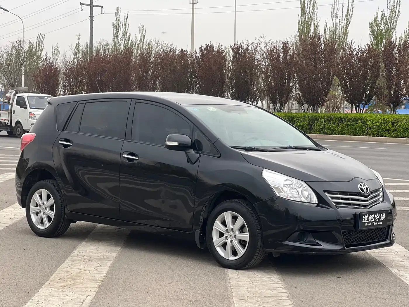 Toyota E'Z 2014 Xingyao 180E CVT Elite фото 3