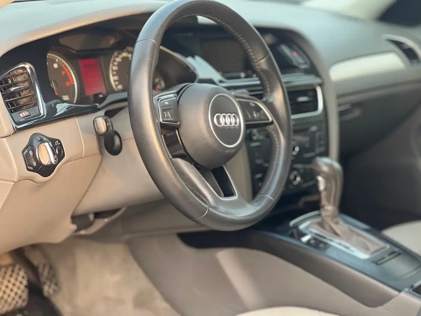 Audi A4L 2011 2.0 TFSI Technology фото 9