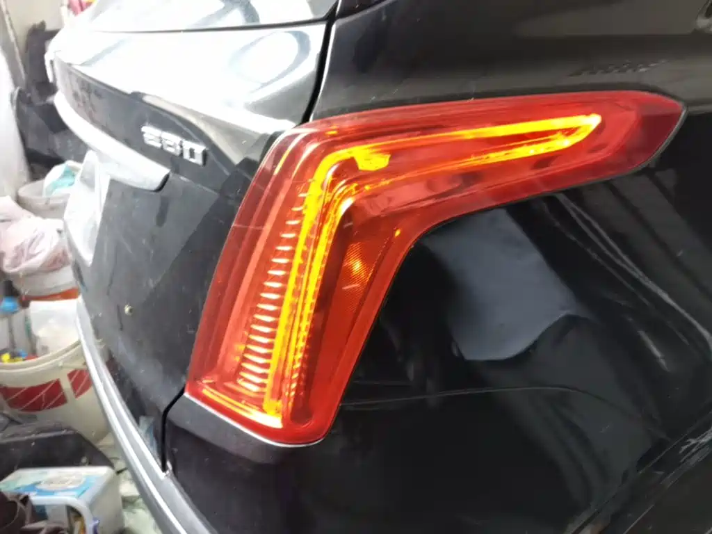 Фото 8 - Cadillac XT5