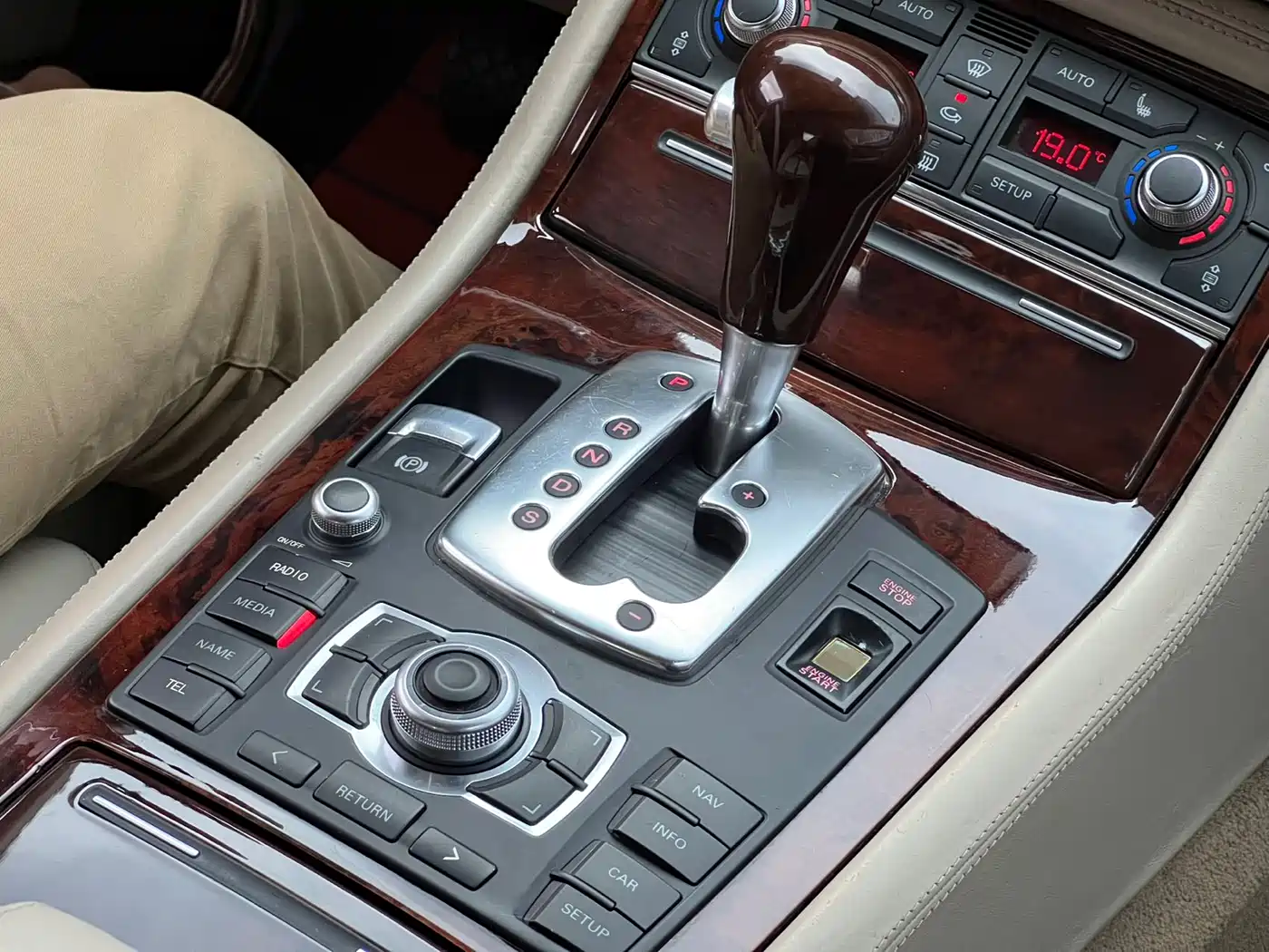 Audi A8 2008 Model A8L 6.0 W12 Ultimate Flagship фото 19