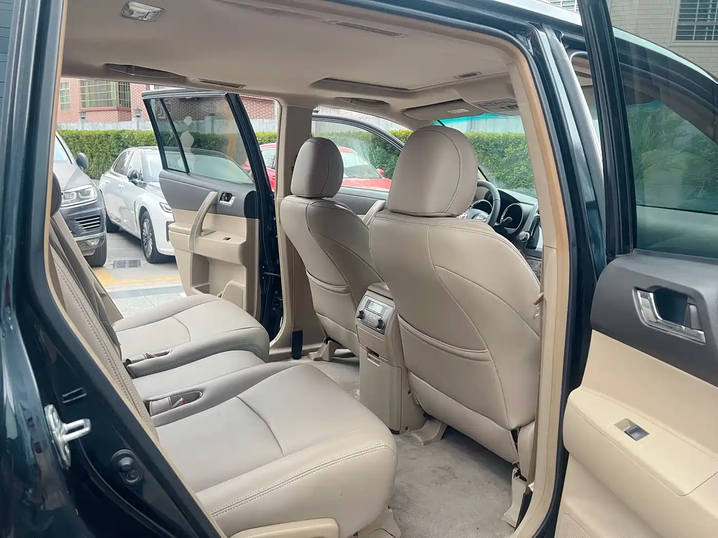 Toyota Highlander 2009 2.7L 2WD 7-seater Luxury Edition фото 10