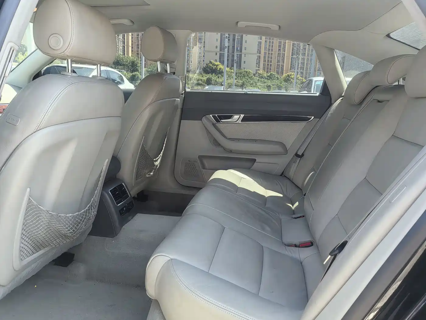Фото 6 - Audi A6L