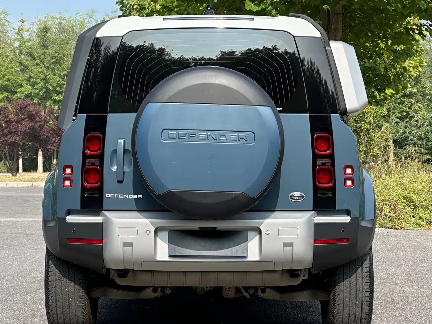 Land Rover Defender 2020 Model 110 P400 SE фото 4