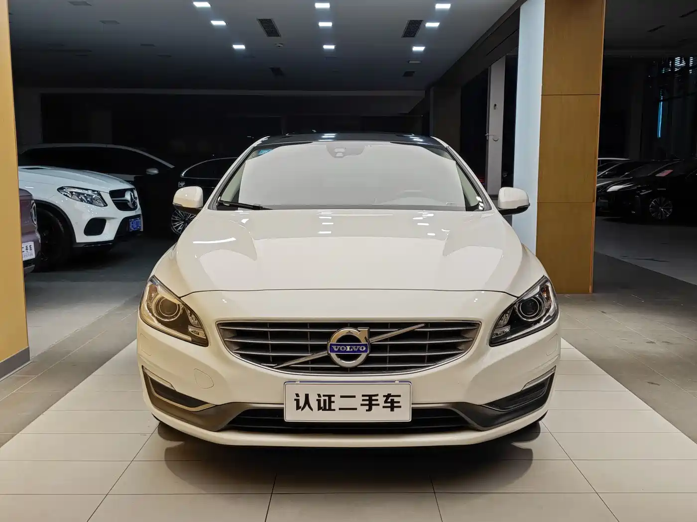 Фото 3 - Volvo S60
