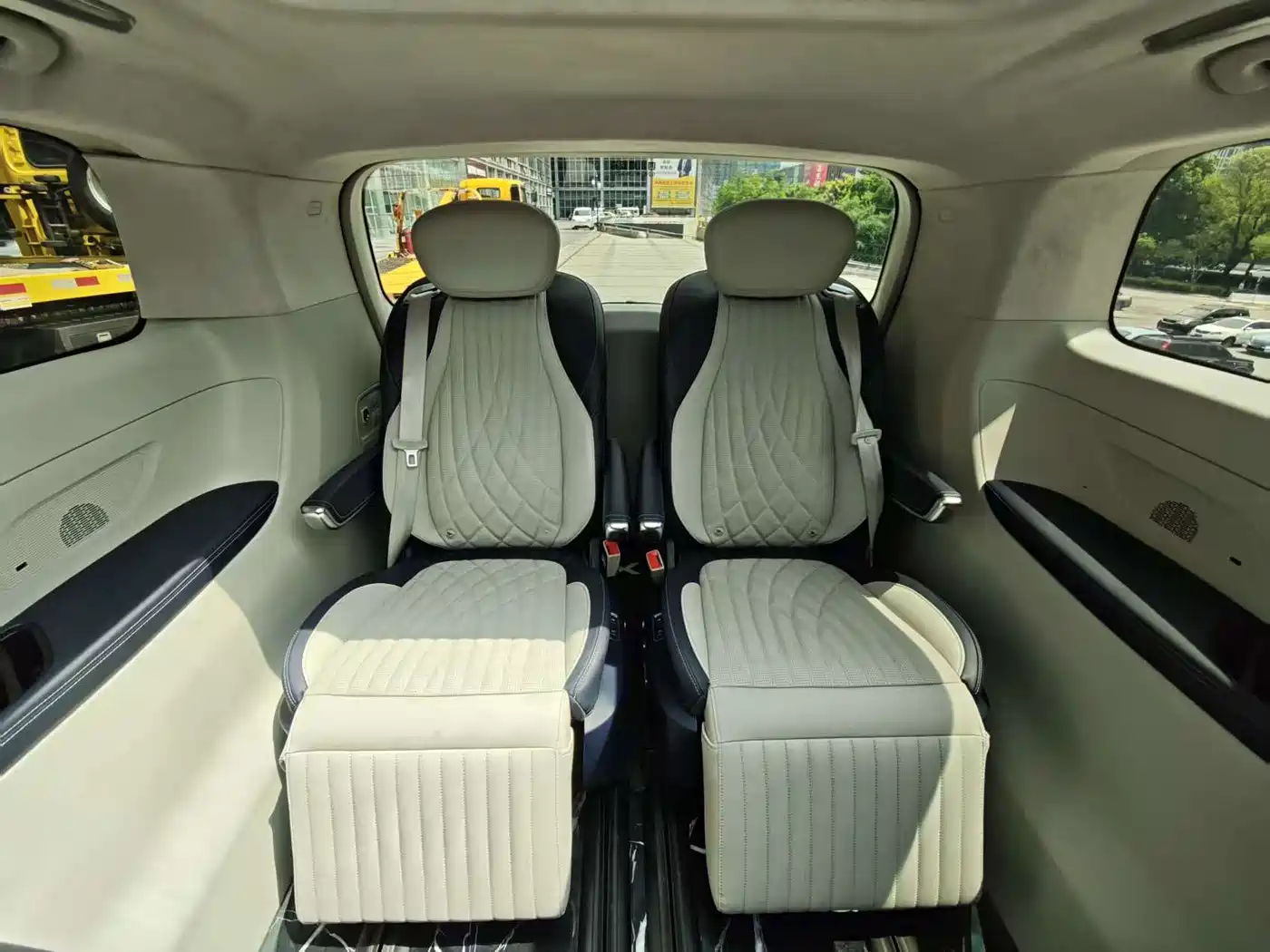 SAIC Maxus Dajia 9 2022 2022 Long Range Alpine Flagship