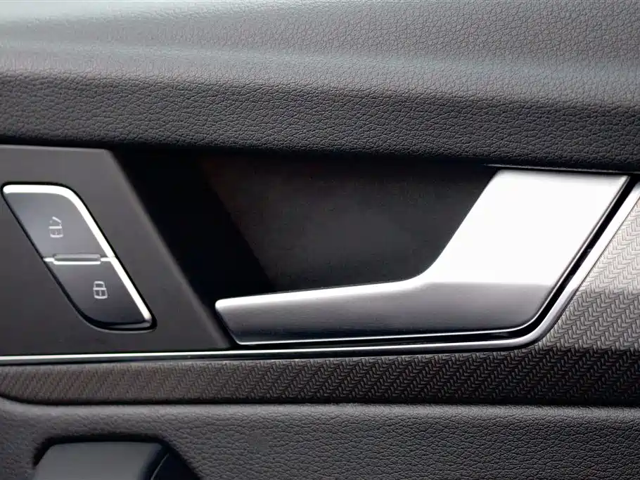 Audi Q5L 2024 Model 40 TFSI Luxury Dynamic фото 4