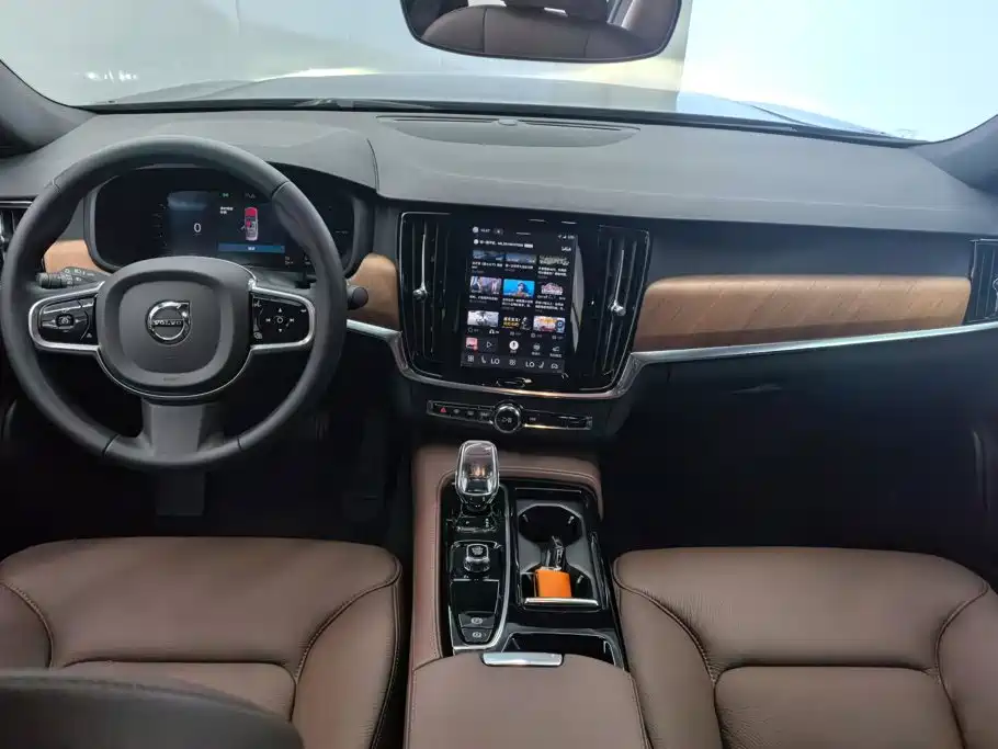 Volvo S90 2025 2025 B5 Zhiyi Luxury Edition