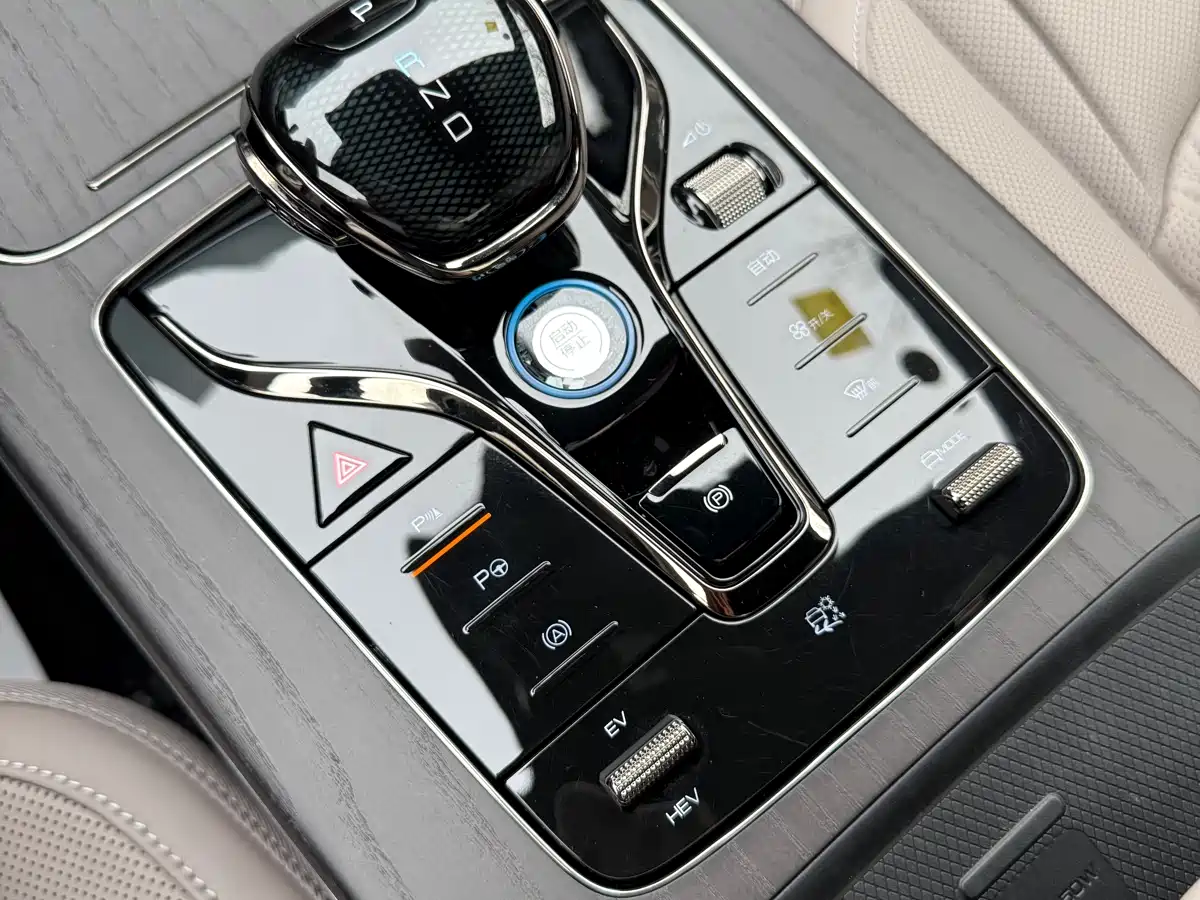 BYD Han 2025 DM-i 125KM LiDAR Smart Driving фото 14