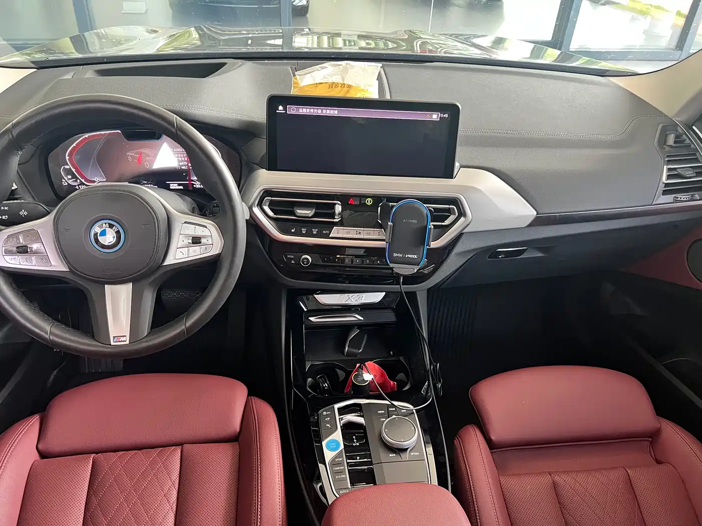 BMW iX3 2024 Innovation Leader фото 2