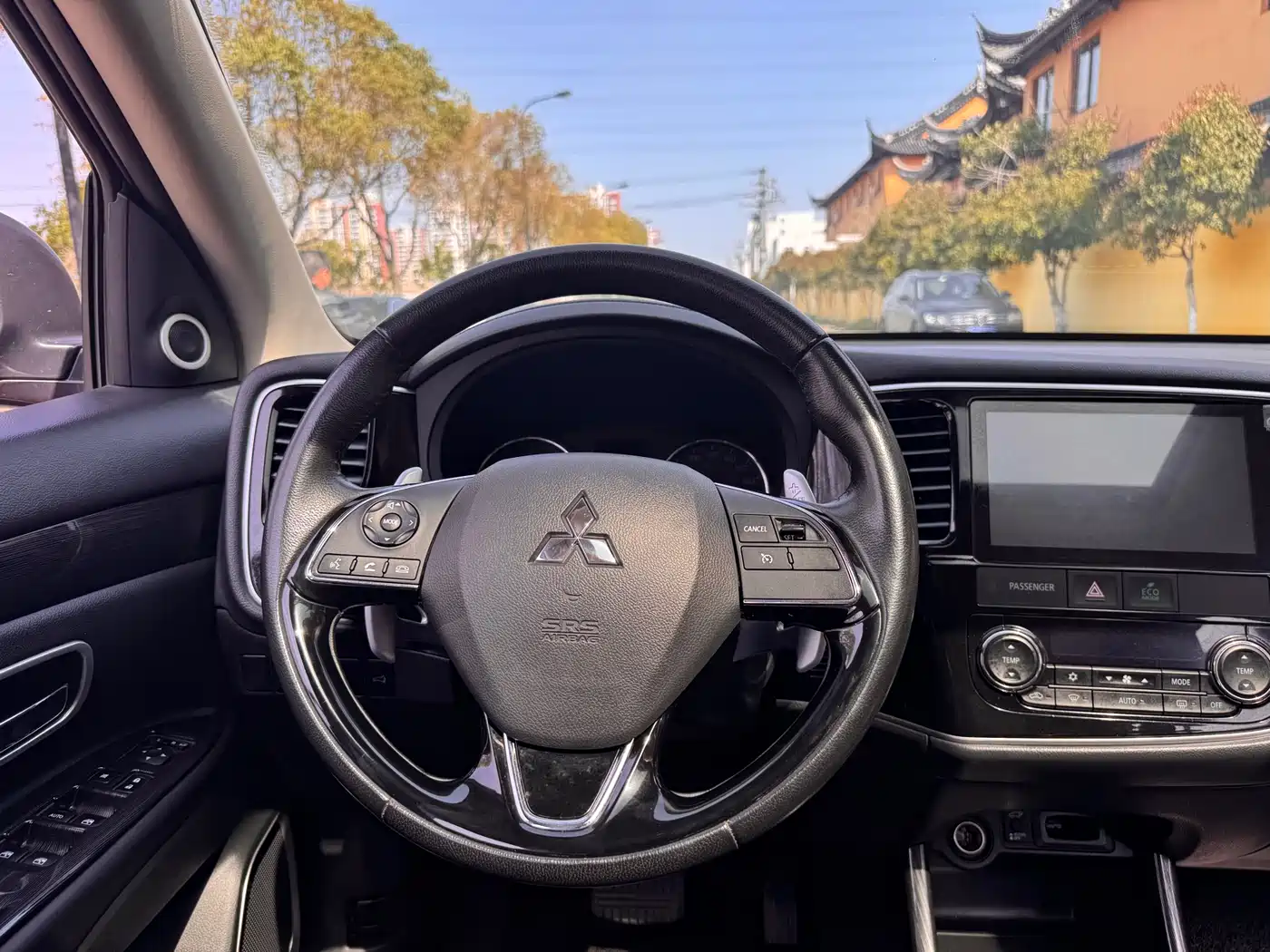 Mitsubishi Outlander 2016 2.4L 4WD Luxury Edition 7-seater фото 13
