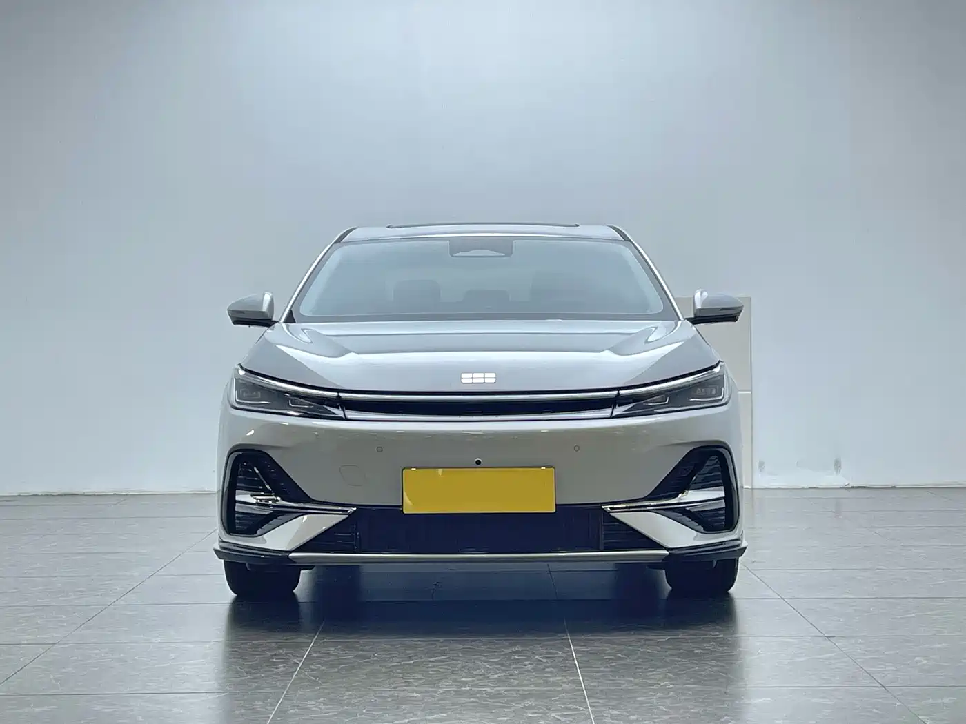 Geely Galaxy Galaxy A7 2025 EM-i 150km Explorer+ Edition фото 2