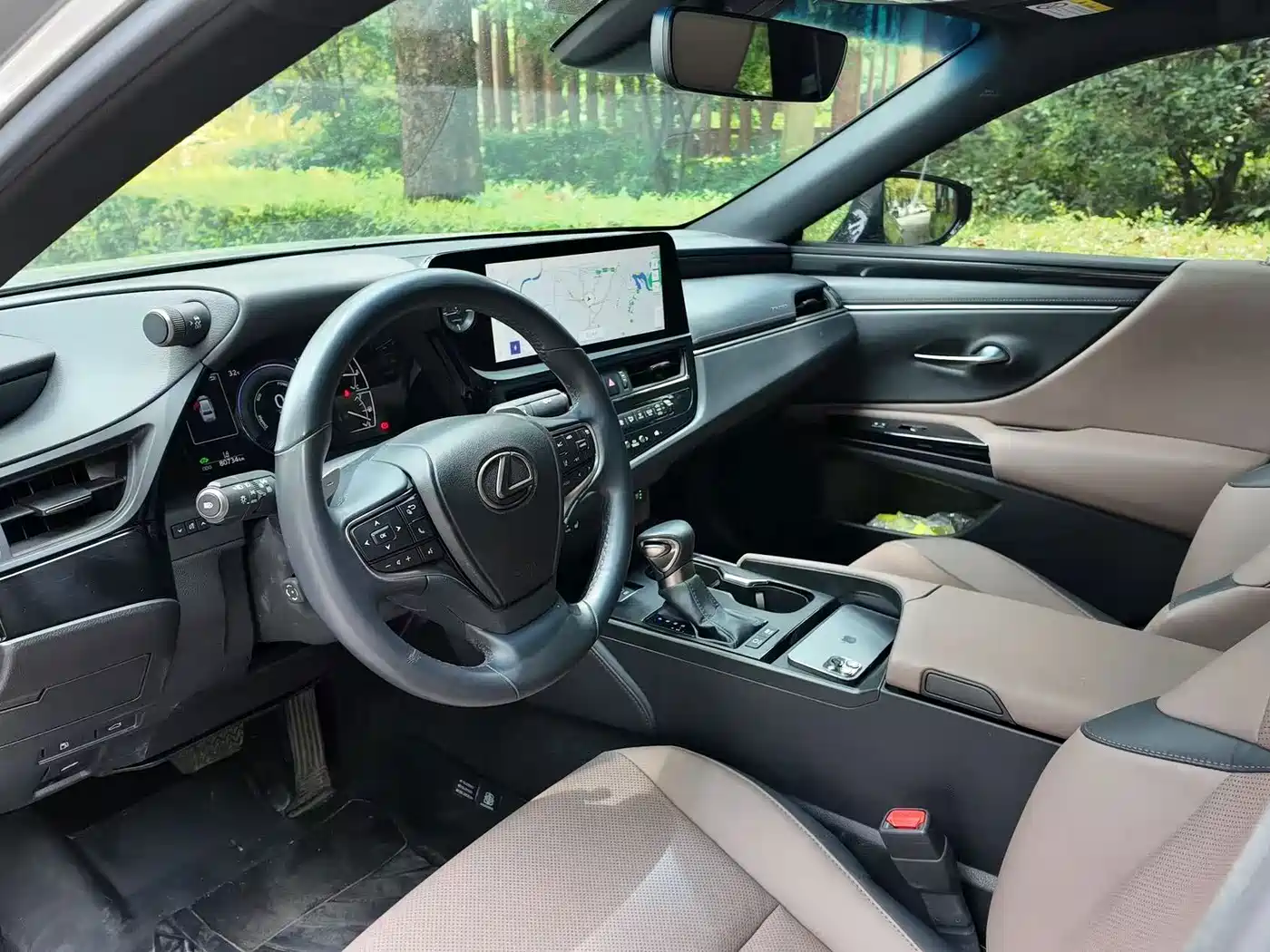 Фото 5 - Lexus ES