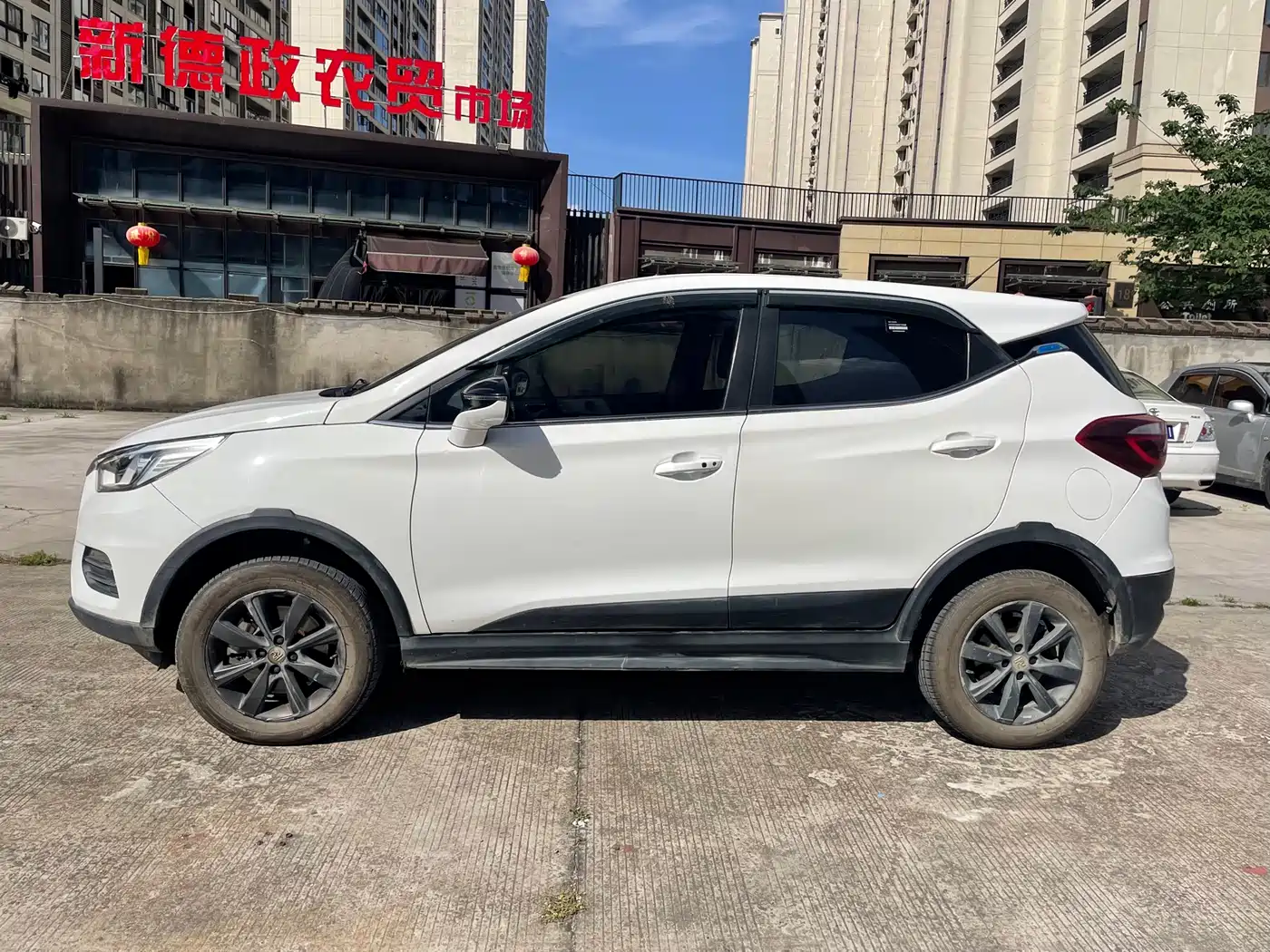 BYD Yuan New Energy 2018 EV360 Smart Connected Premium Type фото 2