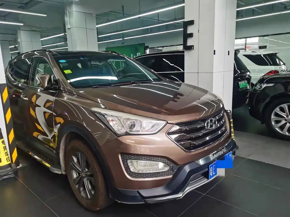 Hyundai Santa Fe 2013 2013 Facelift 2.4L Automatic 4WD Smart