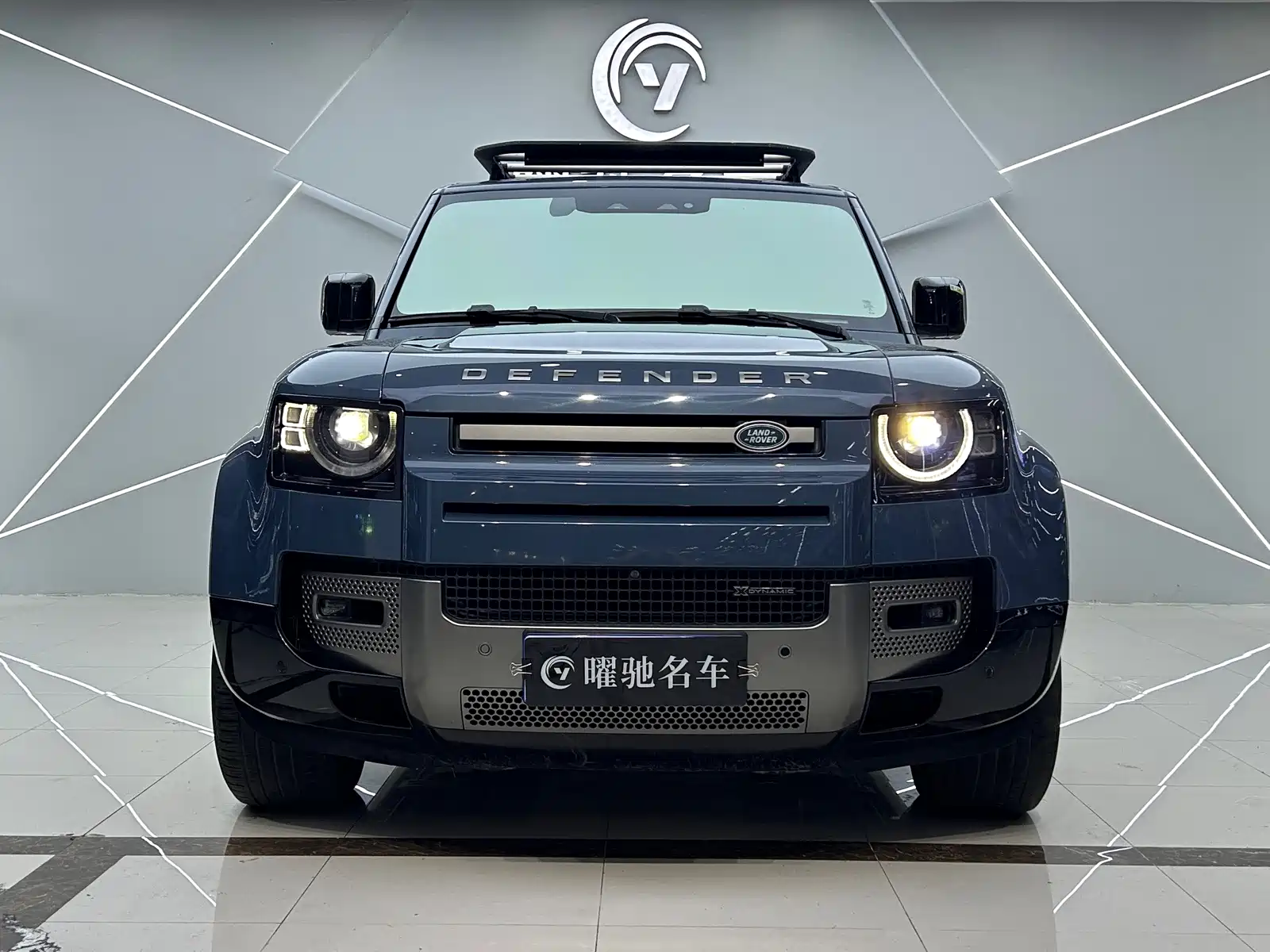 Photo 1 - Land Rover Defender