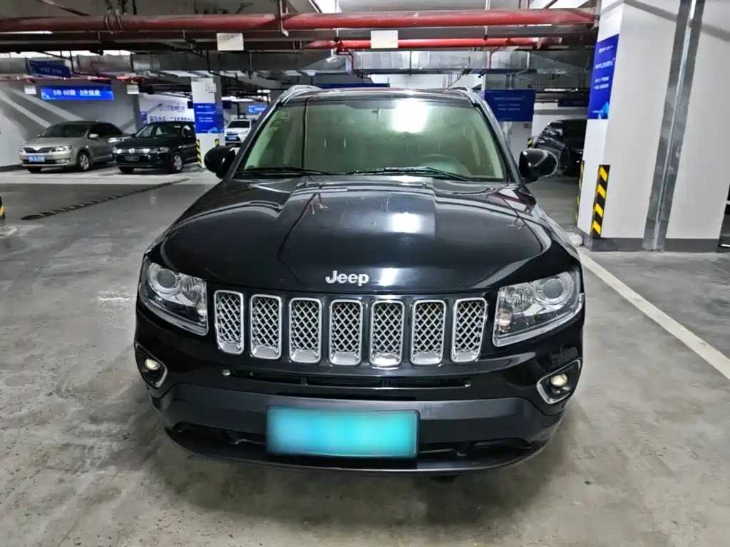 Jeep Compass (Import) 2014 2014 Facelift 2.4L 4WD Luxury Navigation Edition