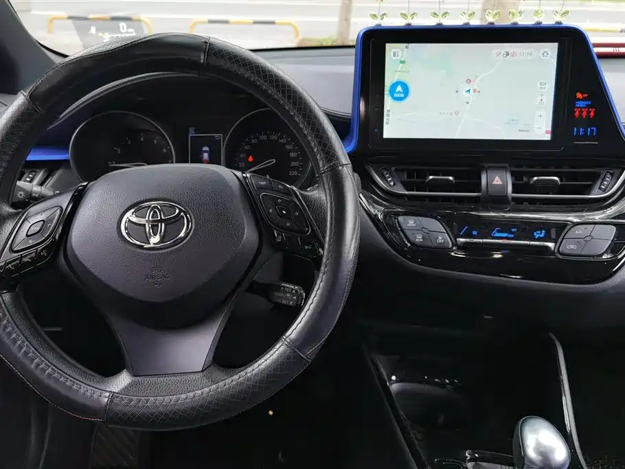 Toyota C-HR 2020 Model 2.0L Leading фото 13