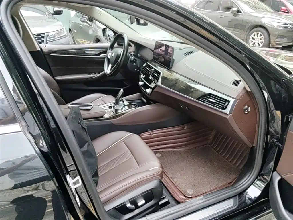 BMW 5-SERIES