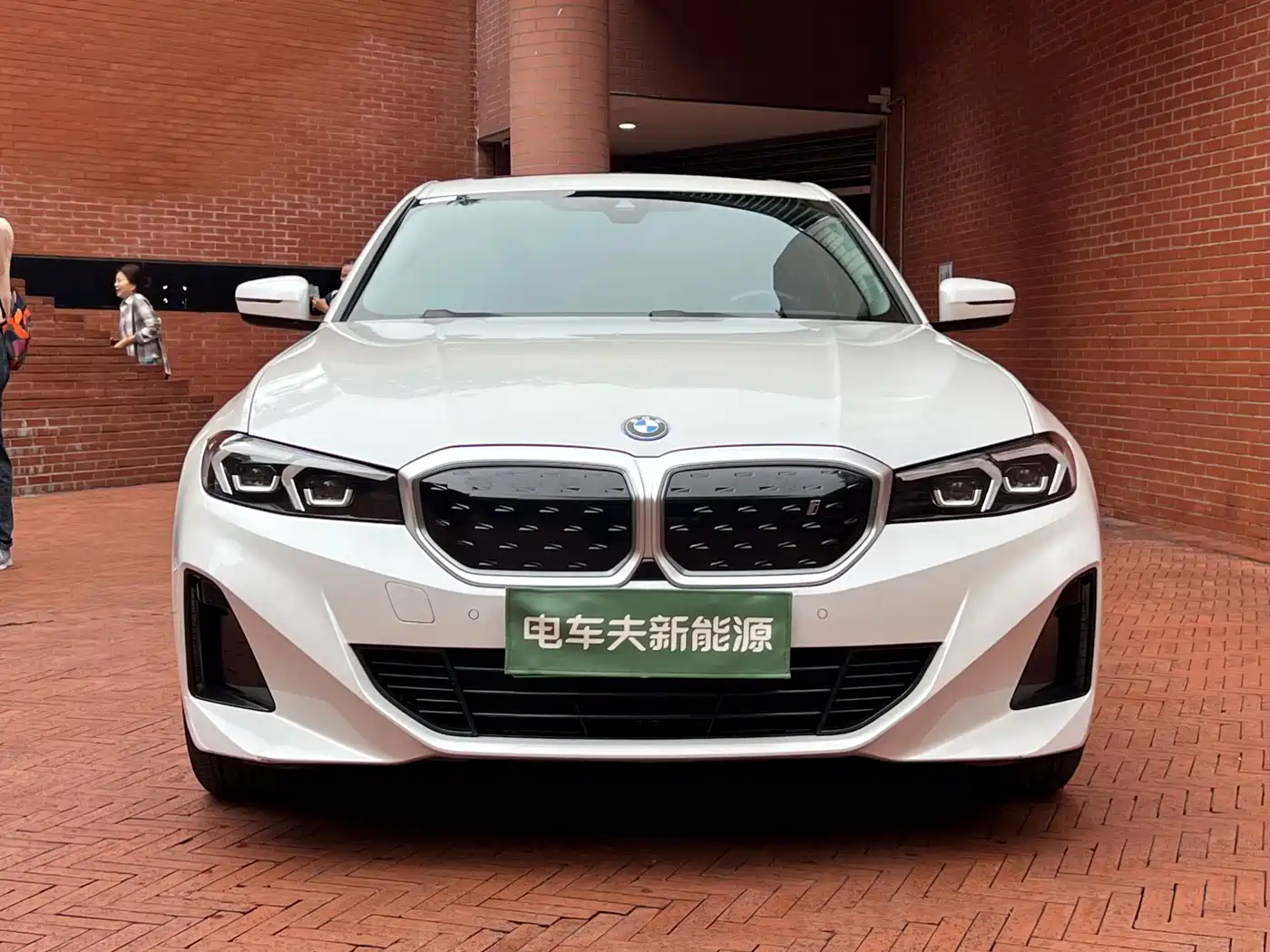 BMW i3 2022 eDrive 35 L фото 2