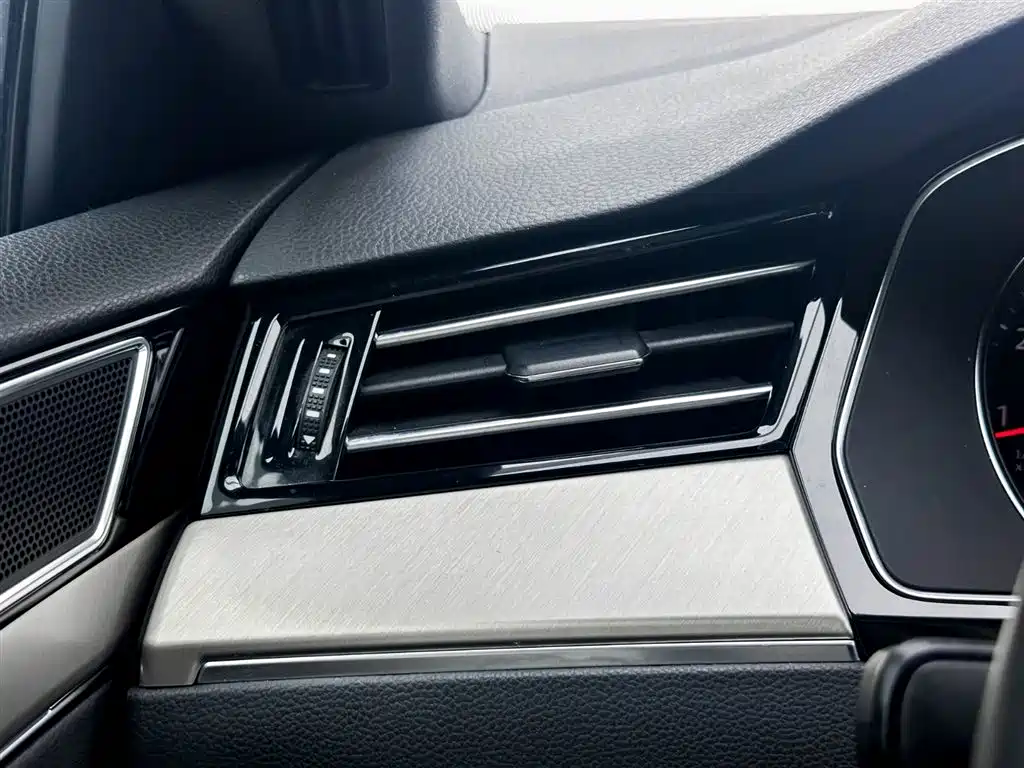 Volkswagen FAW-Volkswagen CC 2019 330TSI Luxury Appearance (China V) фото 16