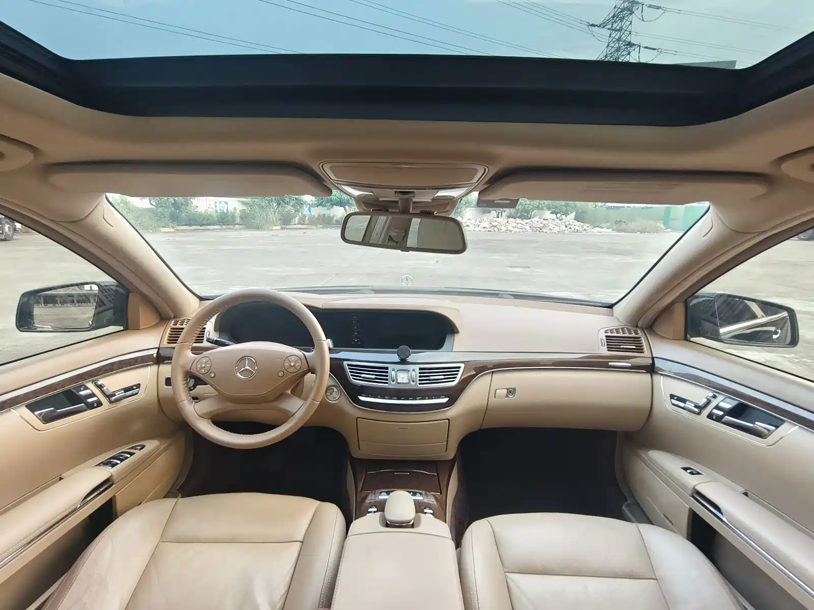 Photo 12 - Mercedes-Benz S-Class