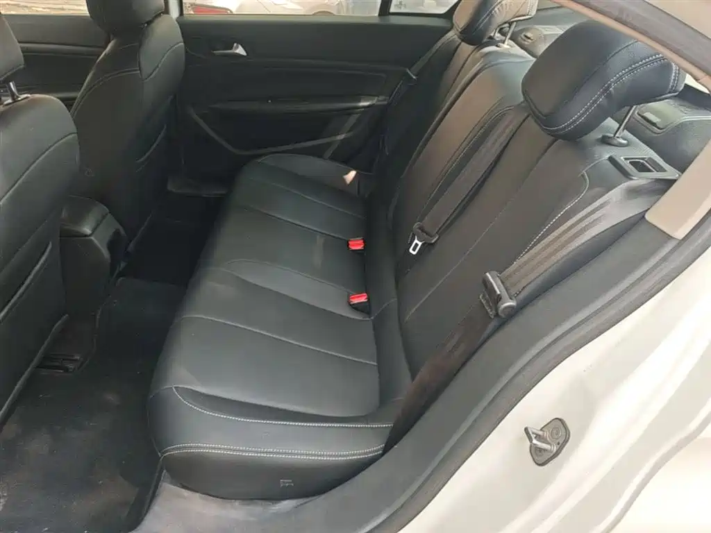 Peugeot 408 2014 1.8L Automatic Leading Edition фото 17