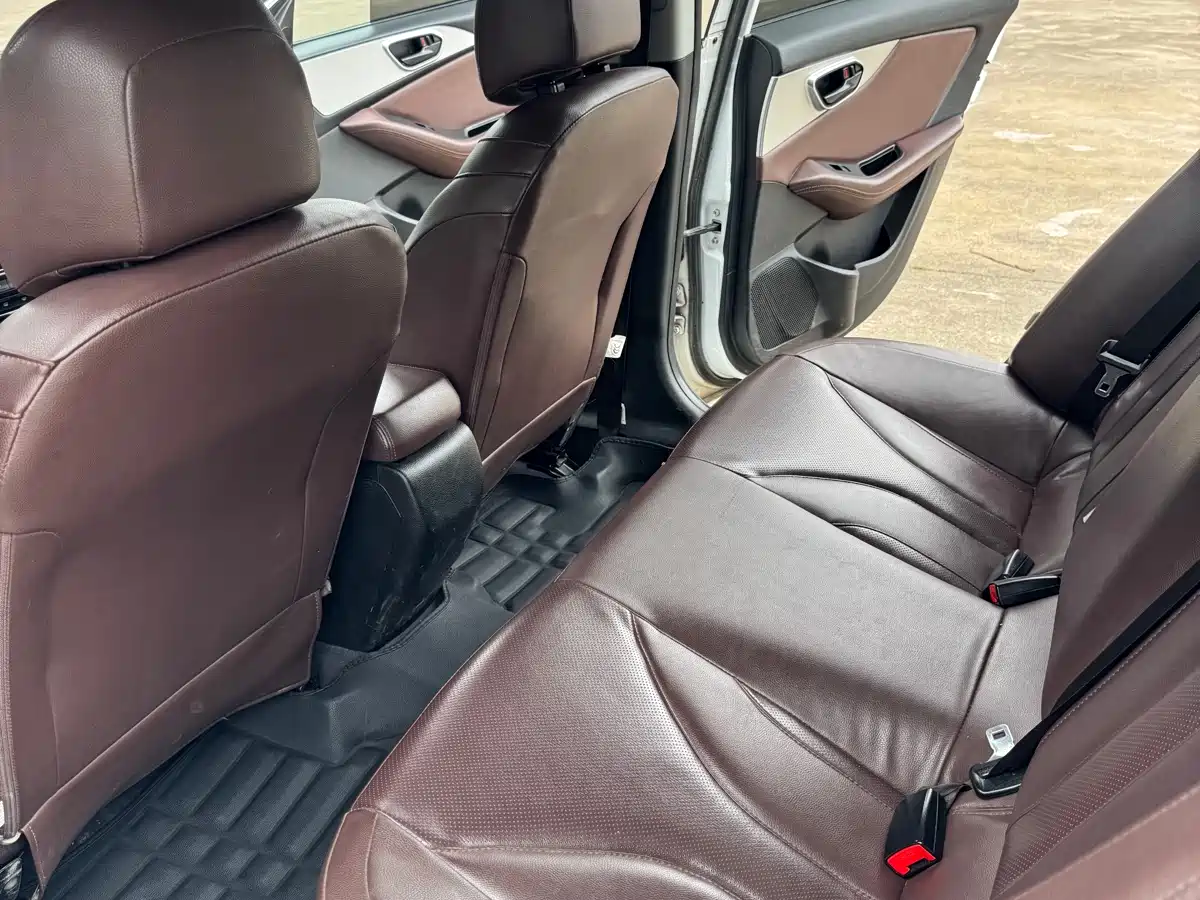 Soueast A5 Wing Dance 2020 2019 1.5L CVT Luxury Edition China V