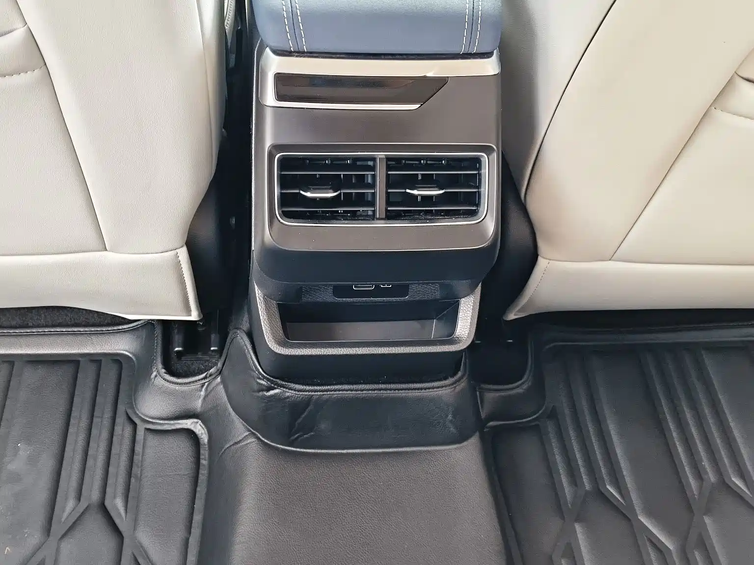 Фото 12 - Geely Preface