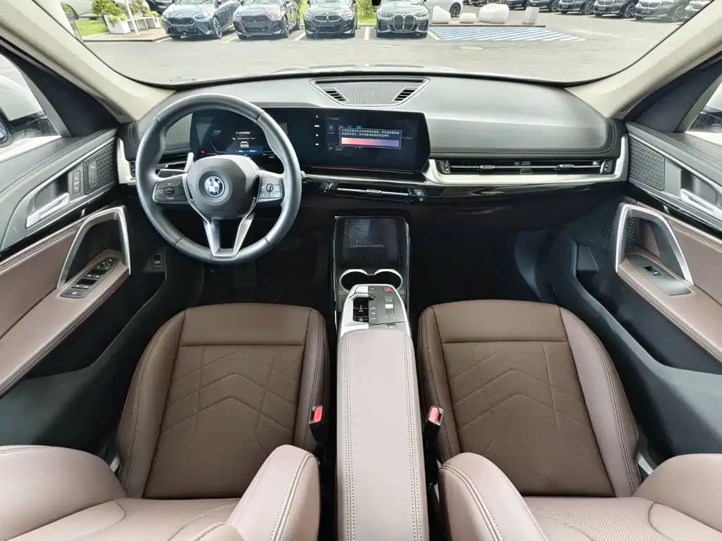 BMW iX1 2025 2025 eDrive25L X Design Package