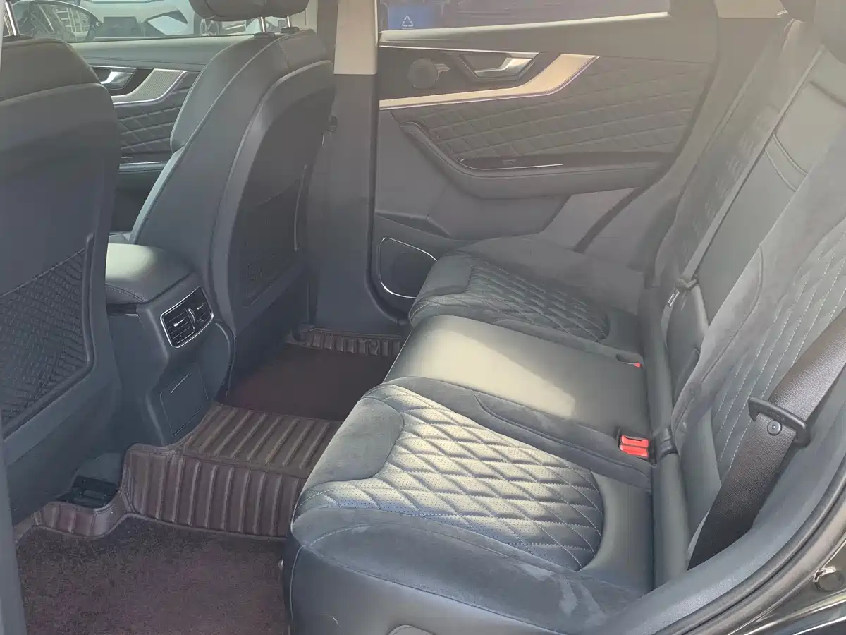Hongqi HS5 2019 2.0T Smart Connect Enjoy Edition фото 13