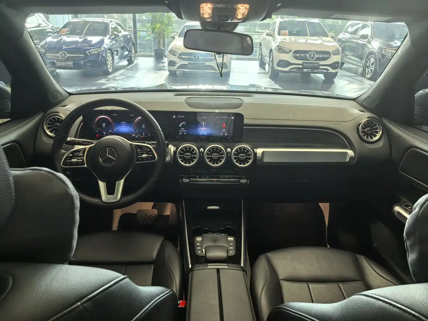 MERCEDES-BENZ GLB