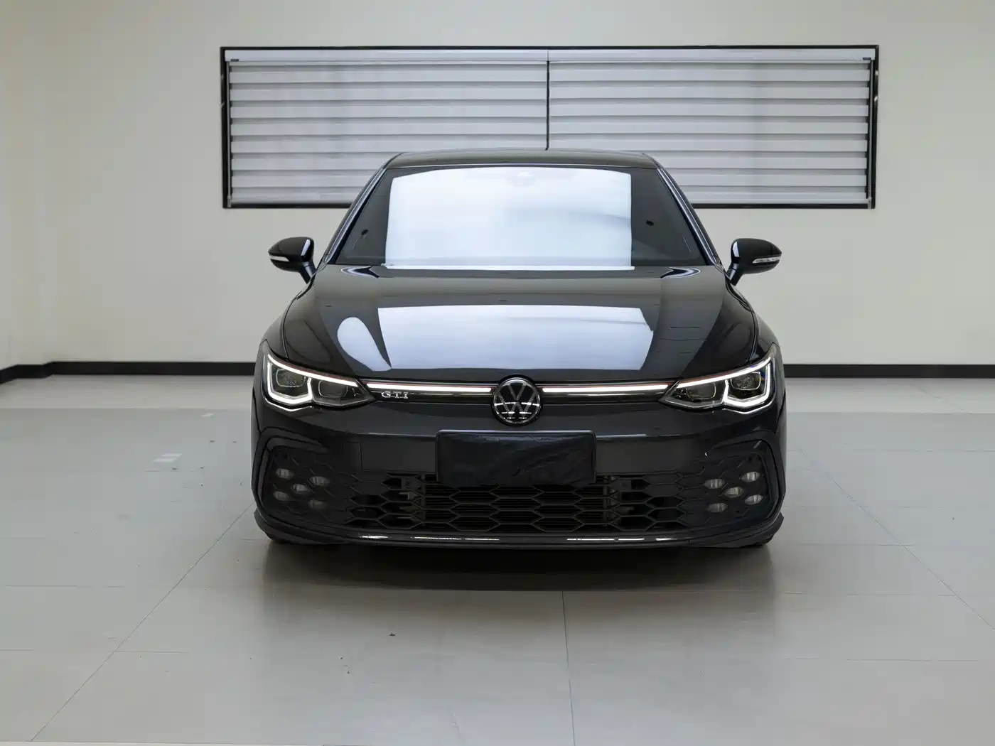 Volkswagen Golf GTI 2023 380TSI DSG GTI фото 2