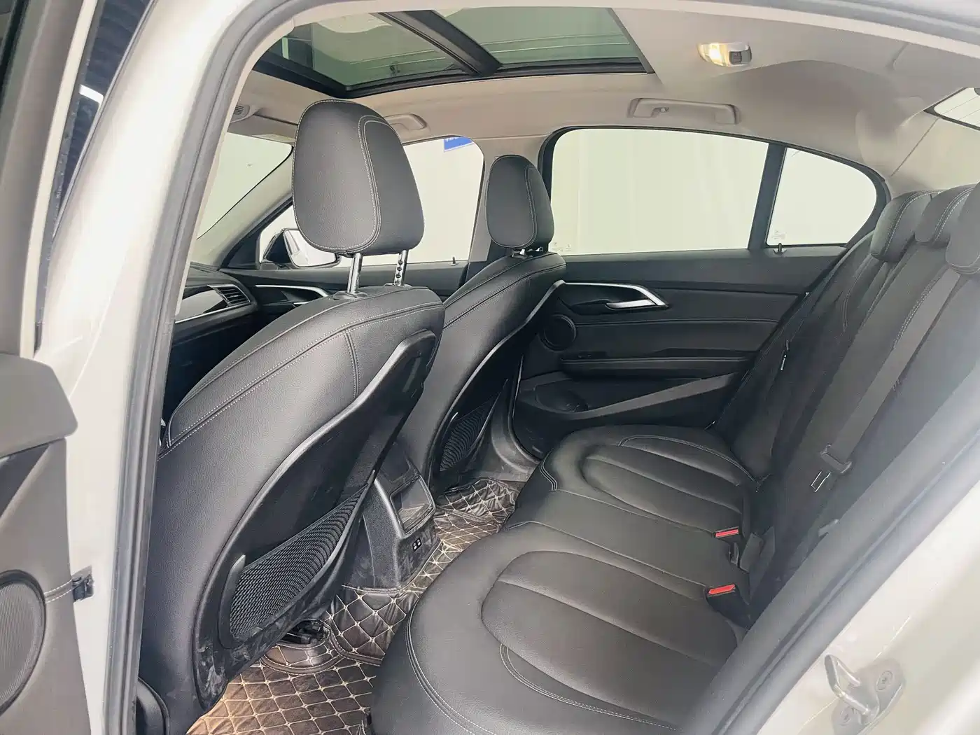 BMW 1 Series 2020 Model 120i M Sport Package фото 9