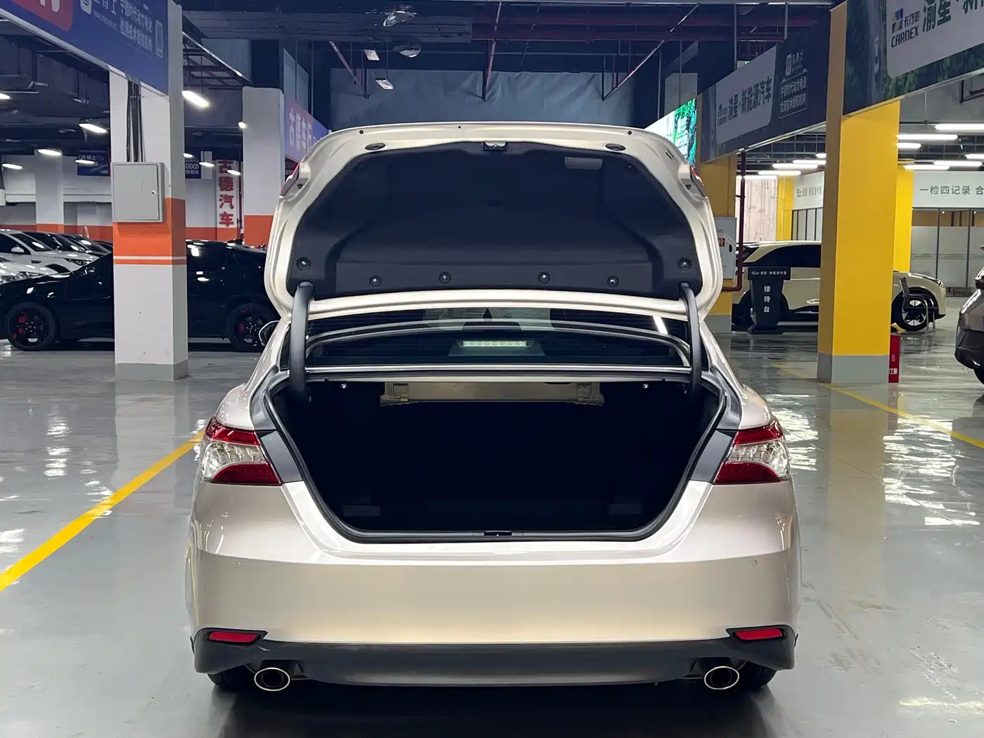 Toyota Camry 2023 2.0G Luxury Edition фото 32