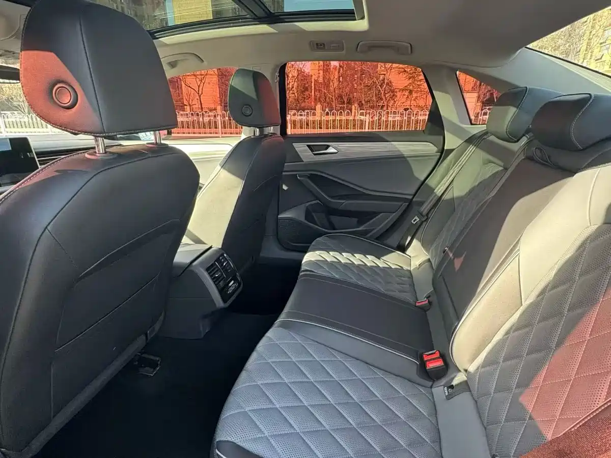 Volkswagen Sagitar 2023 Model Year 200TSI DSG Surpass Edition фото 8